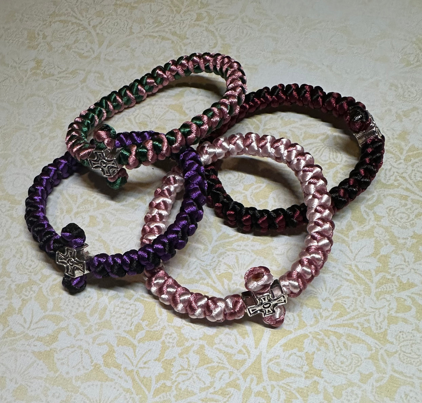 Two-color 30/33 knot Orthodox prayer rope (satin) chotki (intertwined)